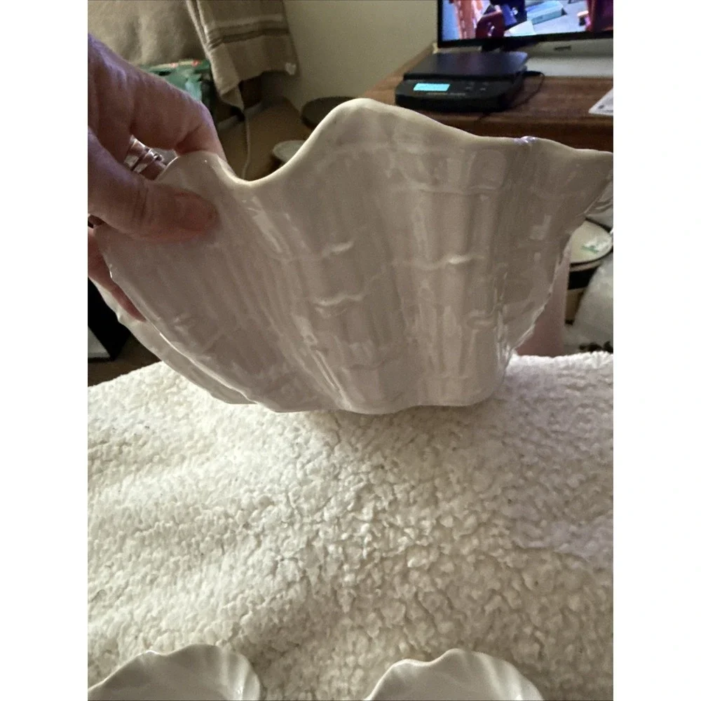 Pottery Barn Shell Salad Bowl Large W/3 Small Salad Bowls White 11